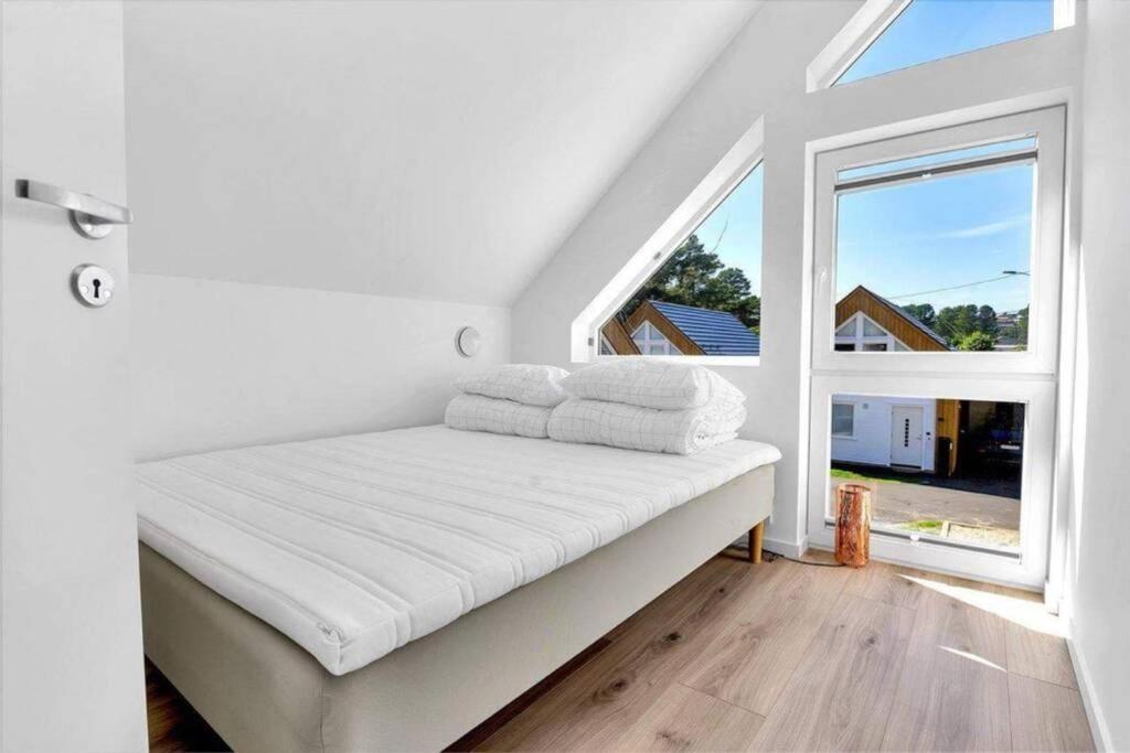 Nybygd Feriebolig Rett Ved Strand Til Leie! Kristiansand Exterior foto